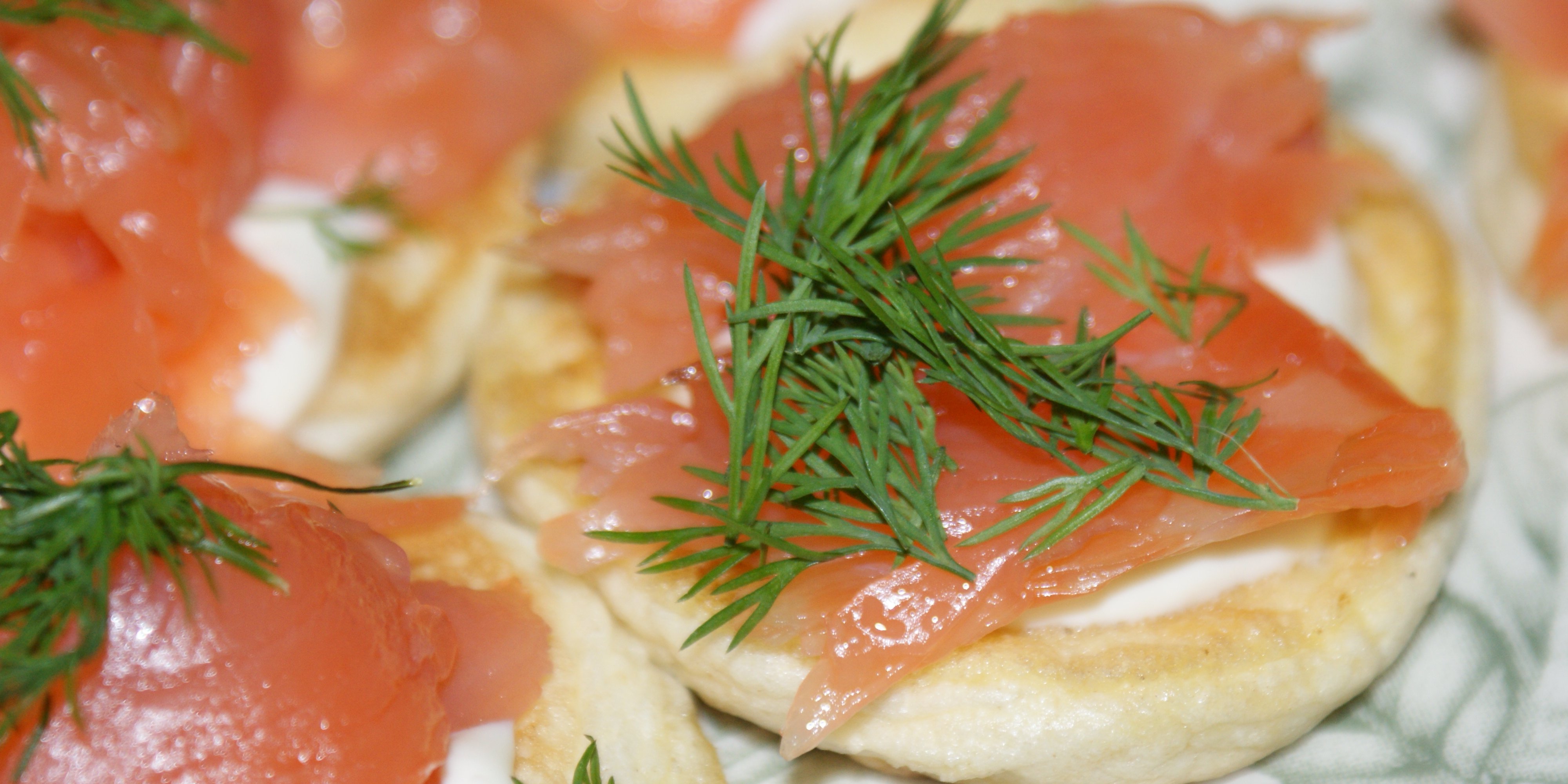 Smoked salmon & creme fraiche bilinis
	 Finger Food for the epicure